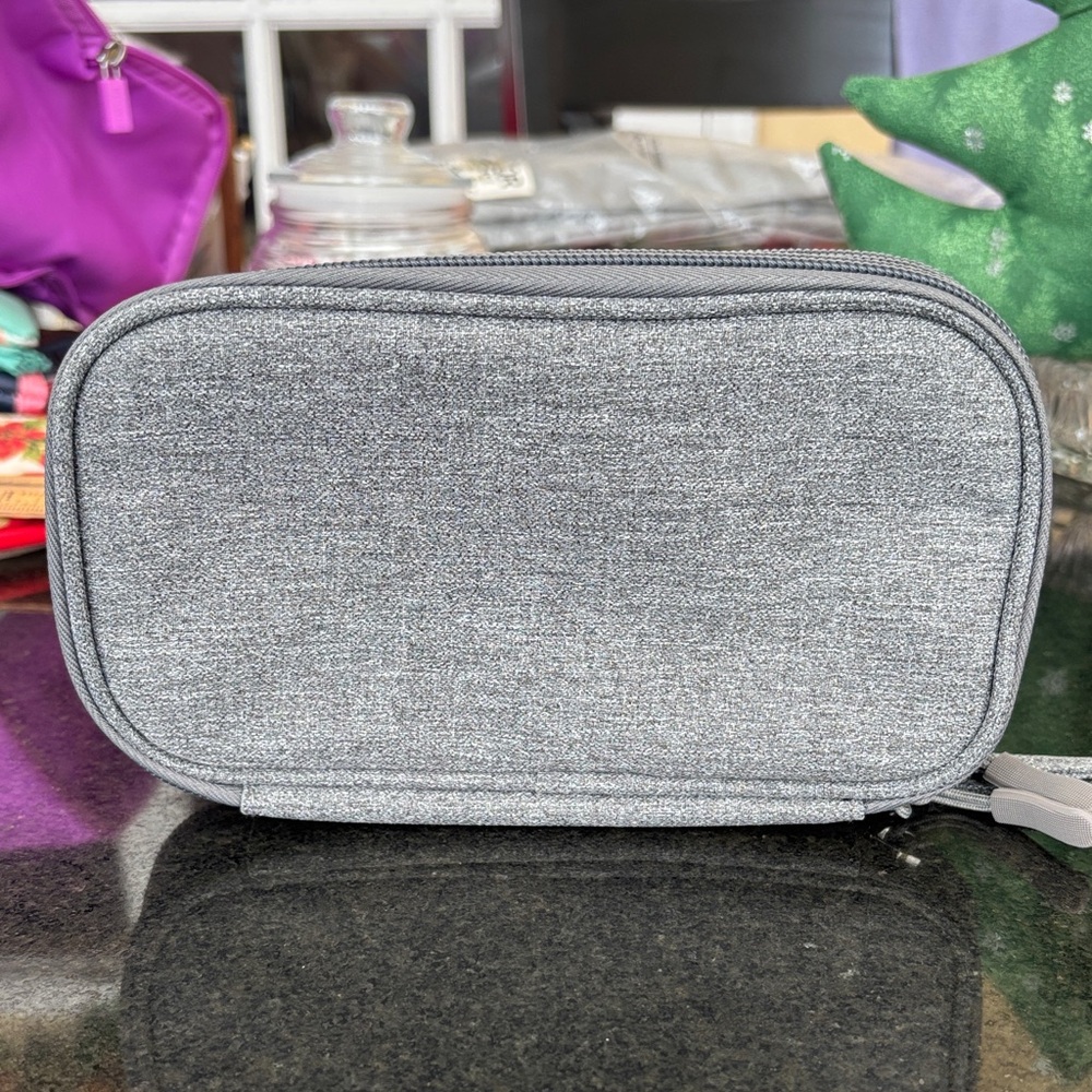 DDgro Gray Electronics Accessories Organizing Case Like New - Picture 2 of 7